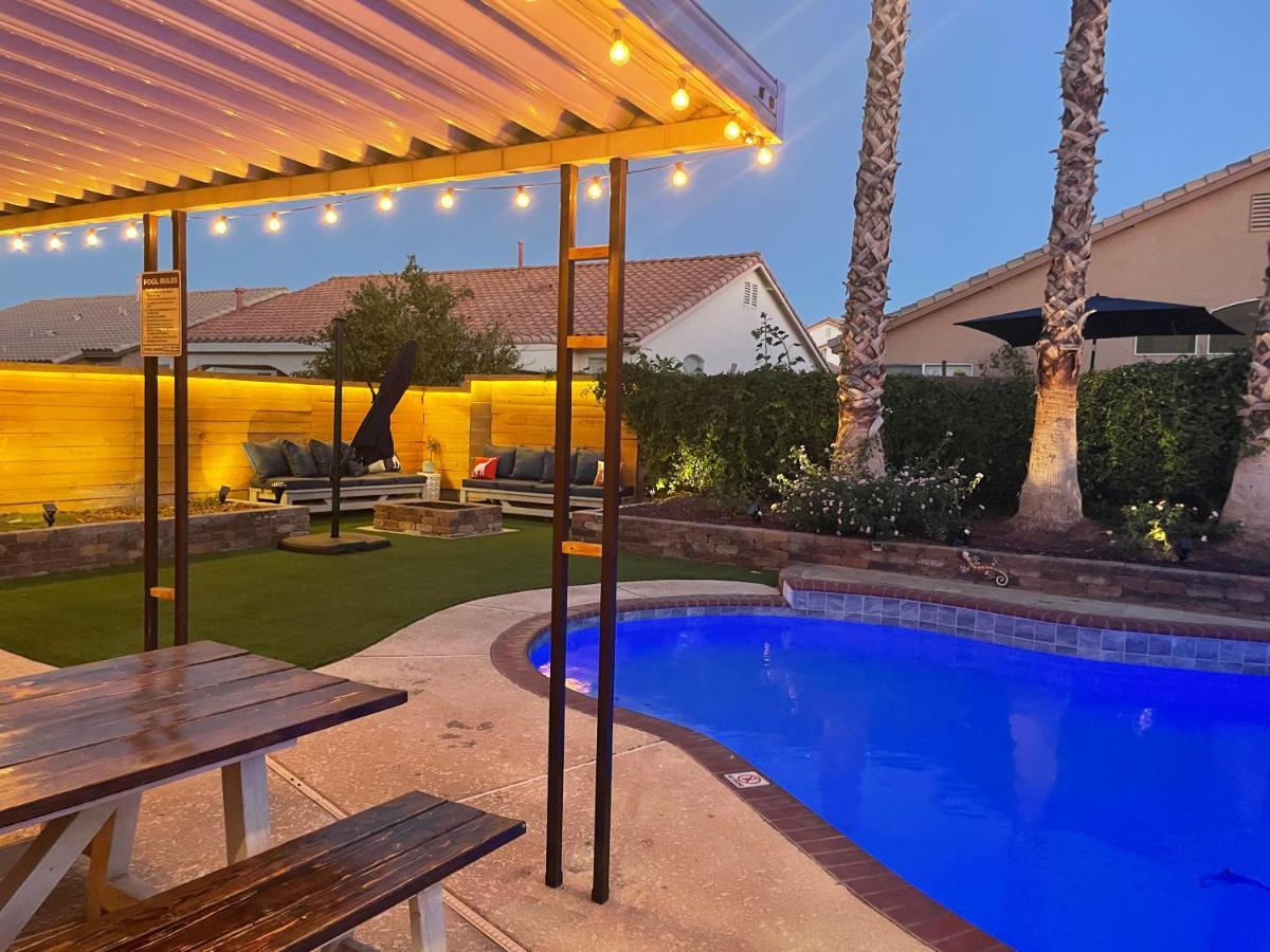 Gorgeous Henderson With Pool! Casa de férias Las Vegas